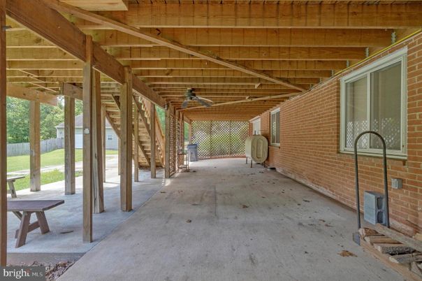 Exterior, Wooden Beams