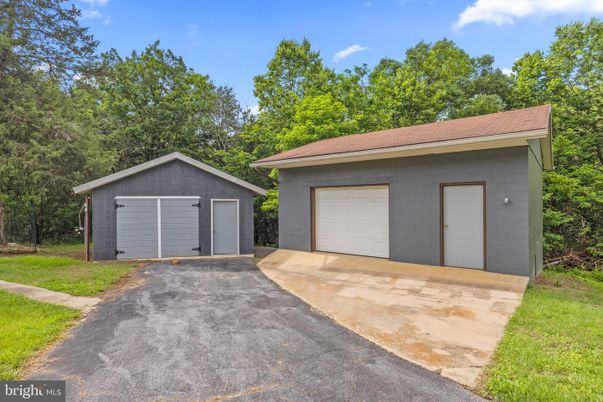 Detached Garage, Exterior