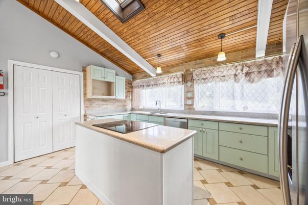 Interior, Kitchen, Pendant Lights, Wooden Ceilings