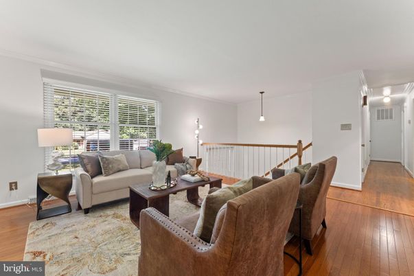 Interior, Living room, Pendant Lights, Wood Texture Flooring