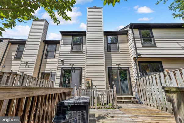 Exterior, Facade, Rowhouse