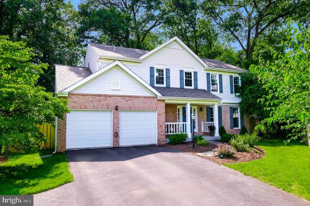 Attached, Exterior, Facade, Brick Facade, Farmhouse