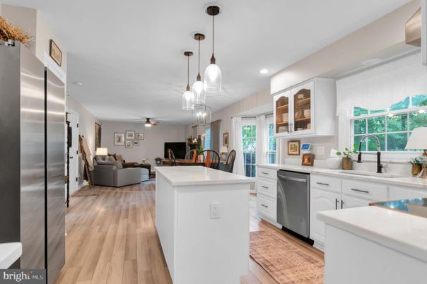 Dining room, Interior, Kitchen, Living room, Pendant Lights, Recessed Lighting, Stainless Steel Appliances, Wood Texture Flooring