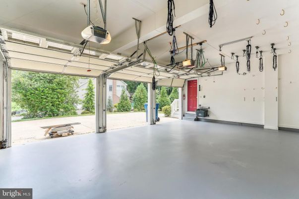 Garage, Interior