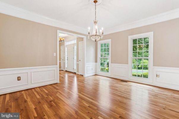 Chandelier, Empty room, Interior, Wood Texture Flooring