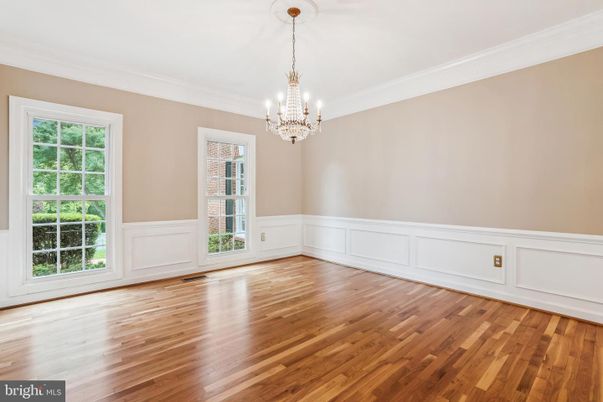 Chandelier, Empty room, Interior, Wood Texture Flooring