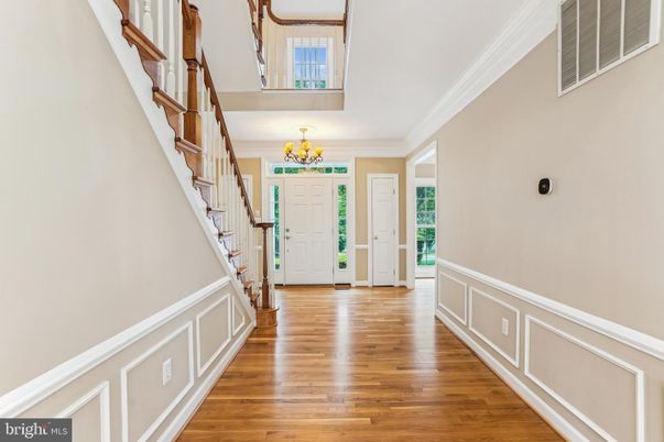Chandelier, Interior, Wood Texture Flooring