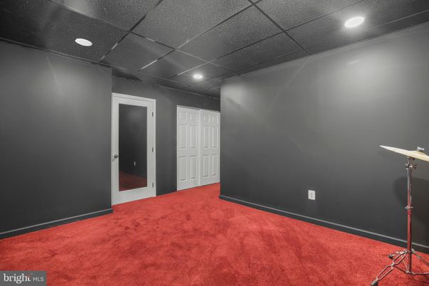 Empty room, Interior, Recessed Lighting