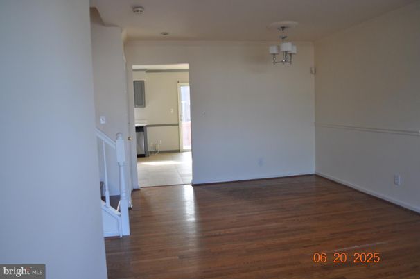 Chandelier, Empty room, Interior, Wood Texture Flooring