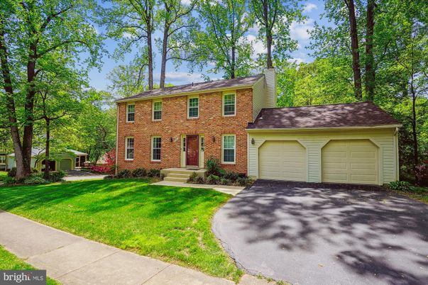 Attached, Exterior, Facade, Brick Facade, Georgian