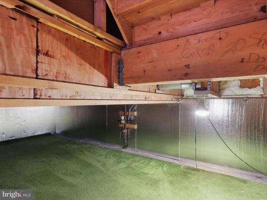 Empty room, Interior, Wooden Ceilings, Wooden Walls