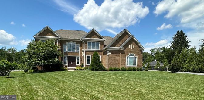 Exterior, Facade, Brick Facade, Brick Traditional