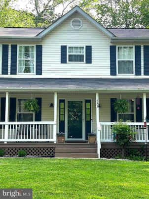 Exterior, Facade, Farmhouse