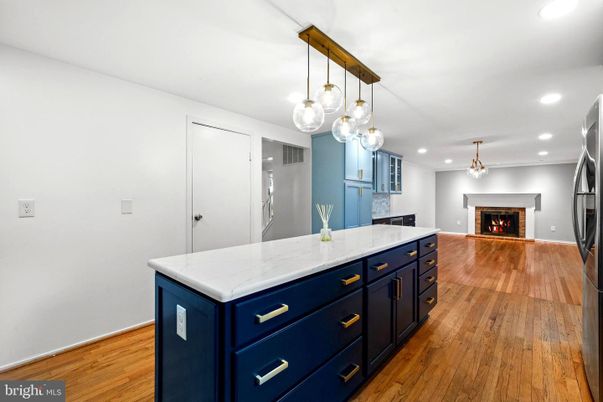 Fireplace, Interior, Kitchen, Pendant Lights, Recessed Lighting, Wood Texture Flooring