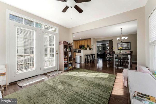 Chandelier, Dining room, Interior, Kitchen, Wood Texture Flooring