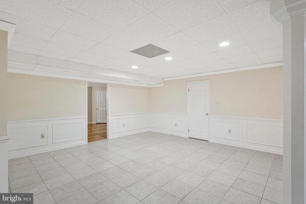Empty room, Interior, Recessed Lighting
