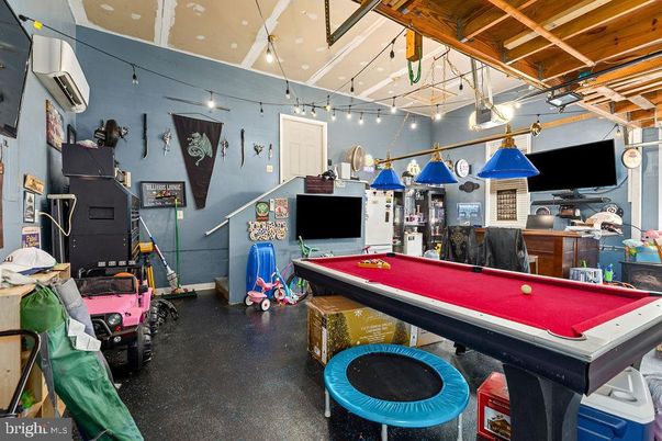 Billiard Table, Game Room, Interior