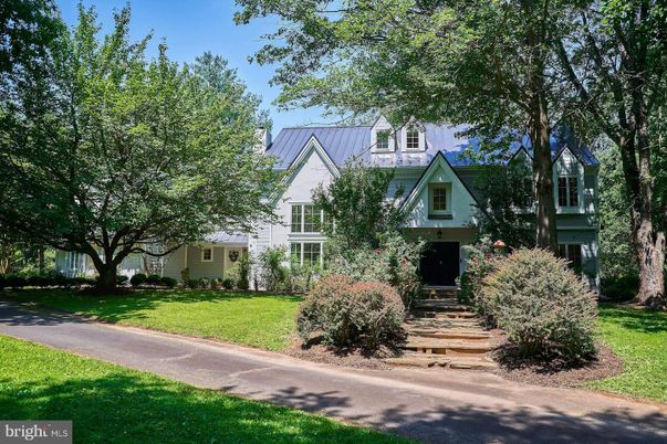 Exterior, Facade, Queen Anne Victorian