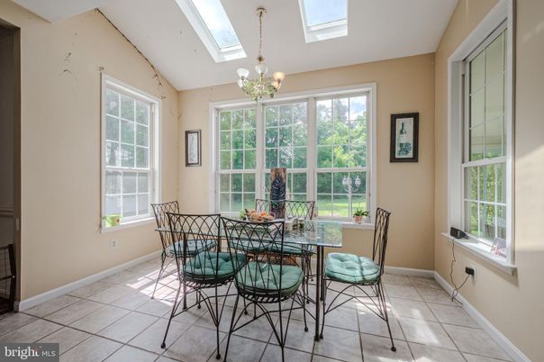 Chandelier, Dining room, Interior