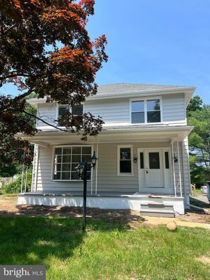 Exterior, Facade, American Foursquare