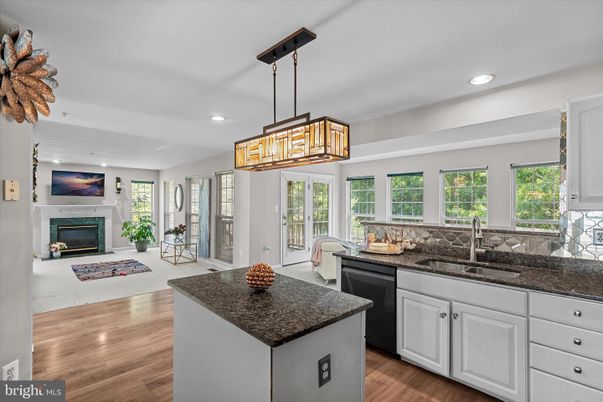 Fireplace, Interior, Kitchen, Pendant Lights, Recessed Lighting, Wood Texture Flooring