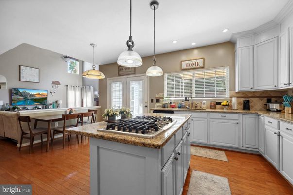 Dining room, Interior, Kitchen, Pendant Lights, Recessed Lighting, Wood Texture Flooring