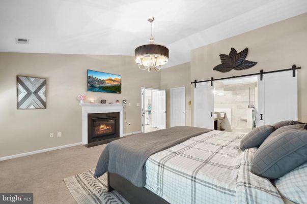 Bedroom, Fireplace, Interior, Pendant Lights