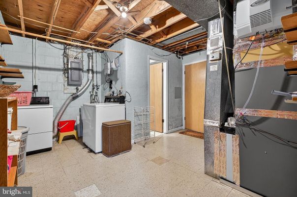 Interior, Washer, Wooden Beams, Wooden Ceilings