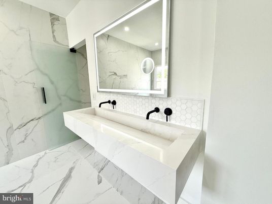 Bathroom, Interior, Marble, Marble Walls, Recessed Lighting