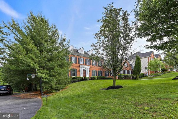 Backyard, Exterior, Facade, Brick Facade, Georgian