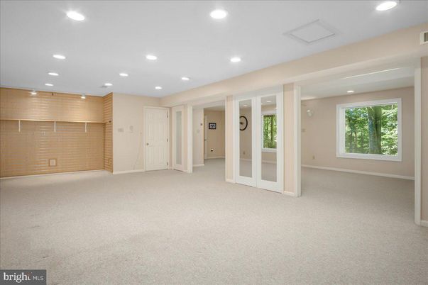 Empty room, Interior, Recessed Lighting