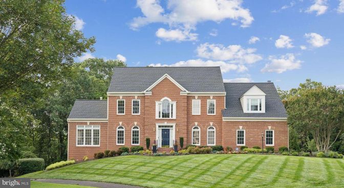 Exterior, Facade, Brick Facade, Georgian