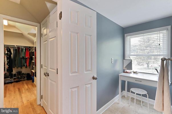 Interior, Walk-in Closets, Wood Texture Flooring