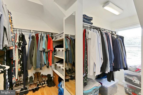 Interior, Walk-in Closets, Wood Texture Flooring