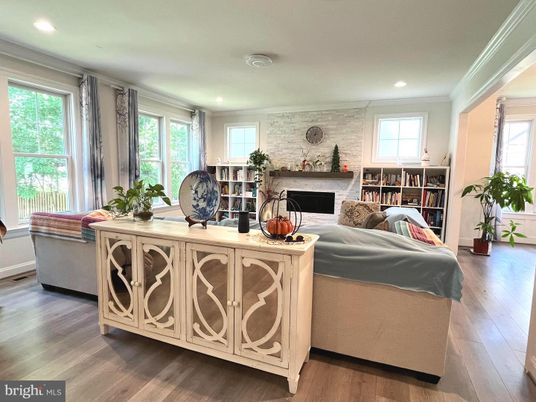 Interior, Living room, Recessed Lighting, Stone Walls, Wood Texture Flooring
