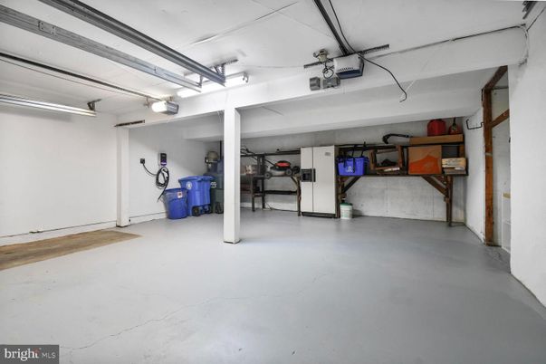 Garage, Interior