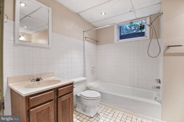 Bathroom, Interior, Recessed Lighting