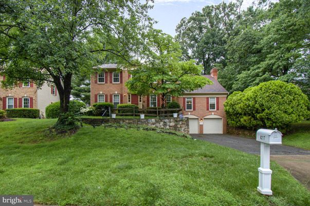 Attached, Backyard, Exterior, Facade, Brick Facade, Georgian
