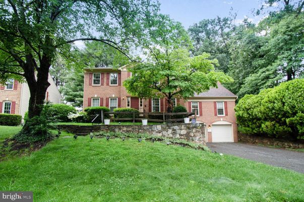 Attached, Backyard, Exterior, Facade, Brick Facade, Georgian