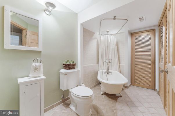 Bathroom, Free Standing Baths, Interior