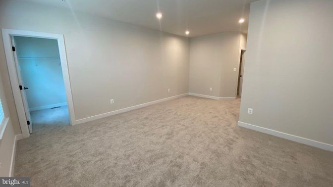 Empty room, Interior, Recessed Lighting