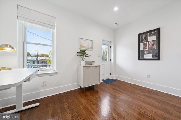 Home Office, Interior, Recessed Lighting, Wood Texture Flooring
