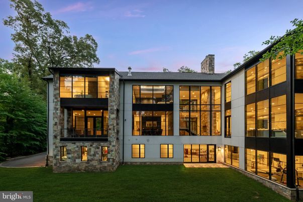 Backyard, Exterior, Facade, Modern