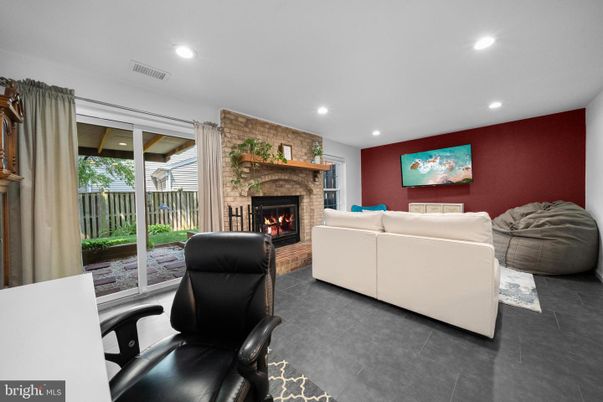 Fireplace, Interior, Living room, Recessed Lighting