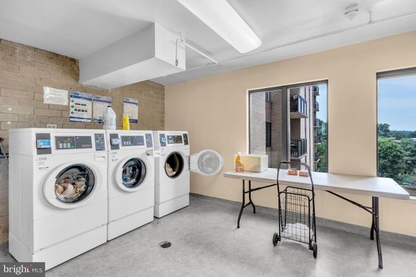 Home Office, Interior, Stone Walls, Washer
