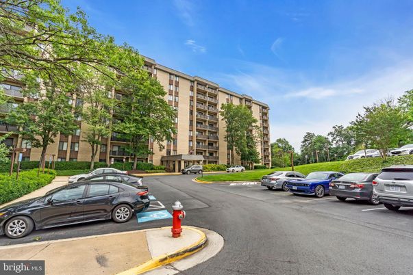 Exterior, Facade, Condo Building