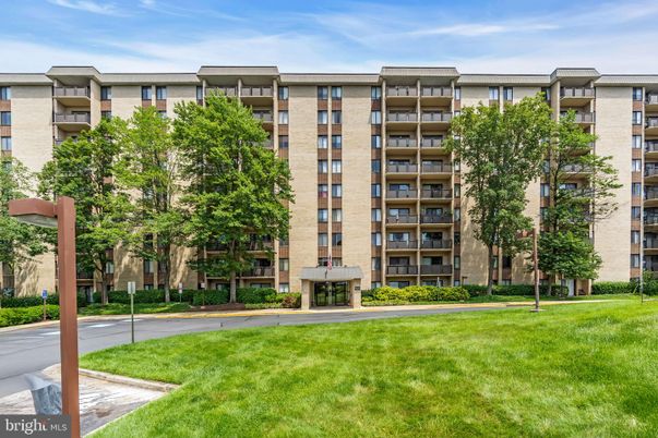 Exterior, Facade, Condo Building
