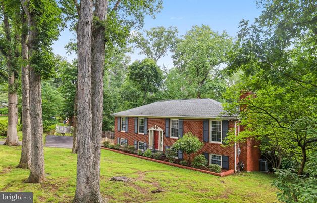 Backyard, Exterior, Facade, Brick Facade, Georgian