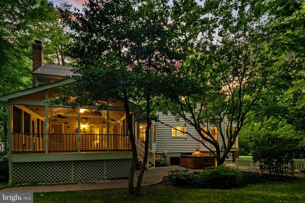 Backyard, Exterior, Hot Tub