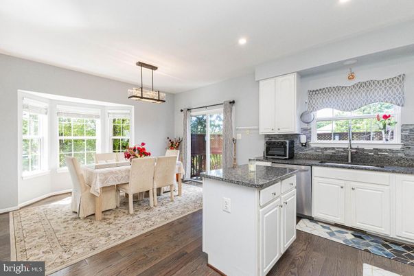 Dining room, Interior, Kitchen, Pendant Lights, Recessed Lighting, Wood Texture Flooring
